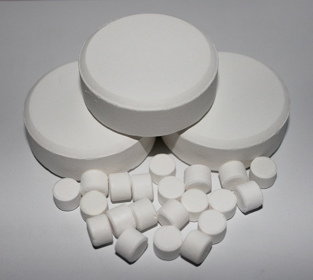 ZrO2 Zirconium dioxide white tablet